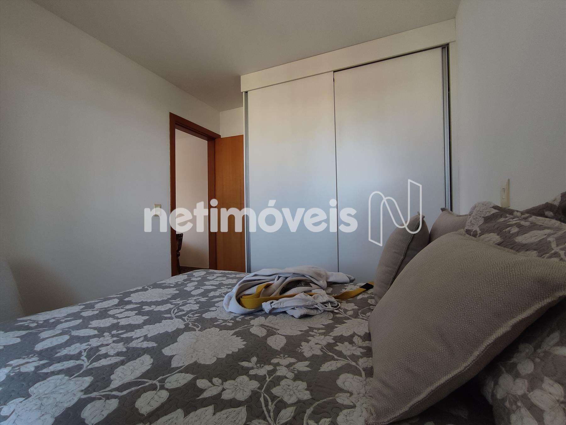 Quarto 03 com suíte e varanda 