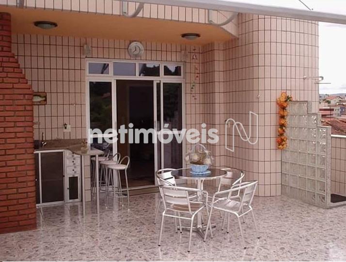 COBERTURA COM CHURRASQUEIRA