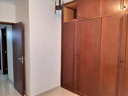 QUARTO AMPLO SUITE COM ARMÁRIOS
