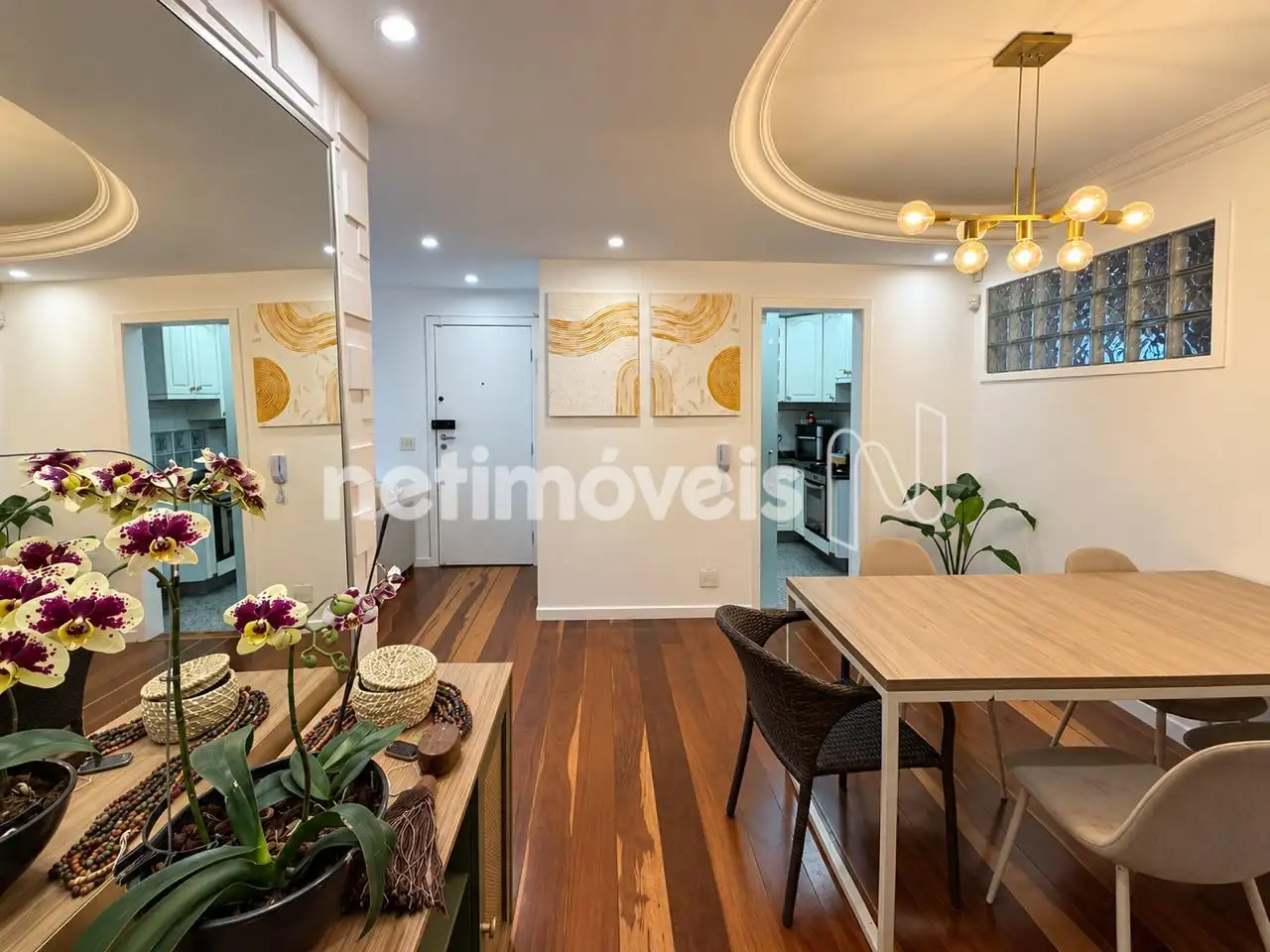 Vista dos quartos para sala de jantar