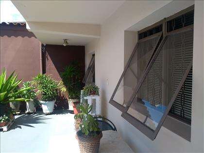   Casa-3Quartos-Suíte-Churrasqueira-Glória