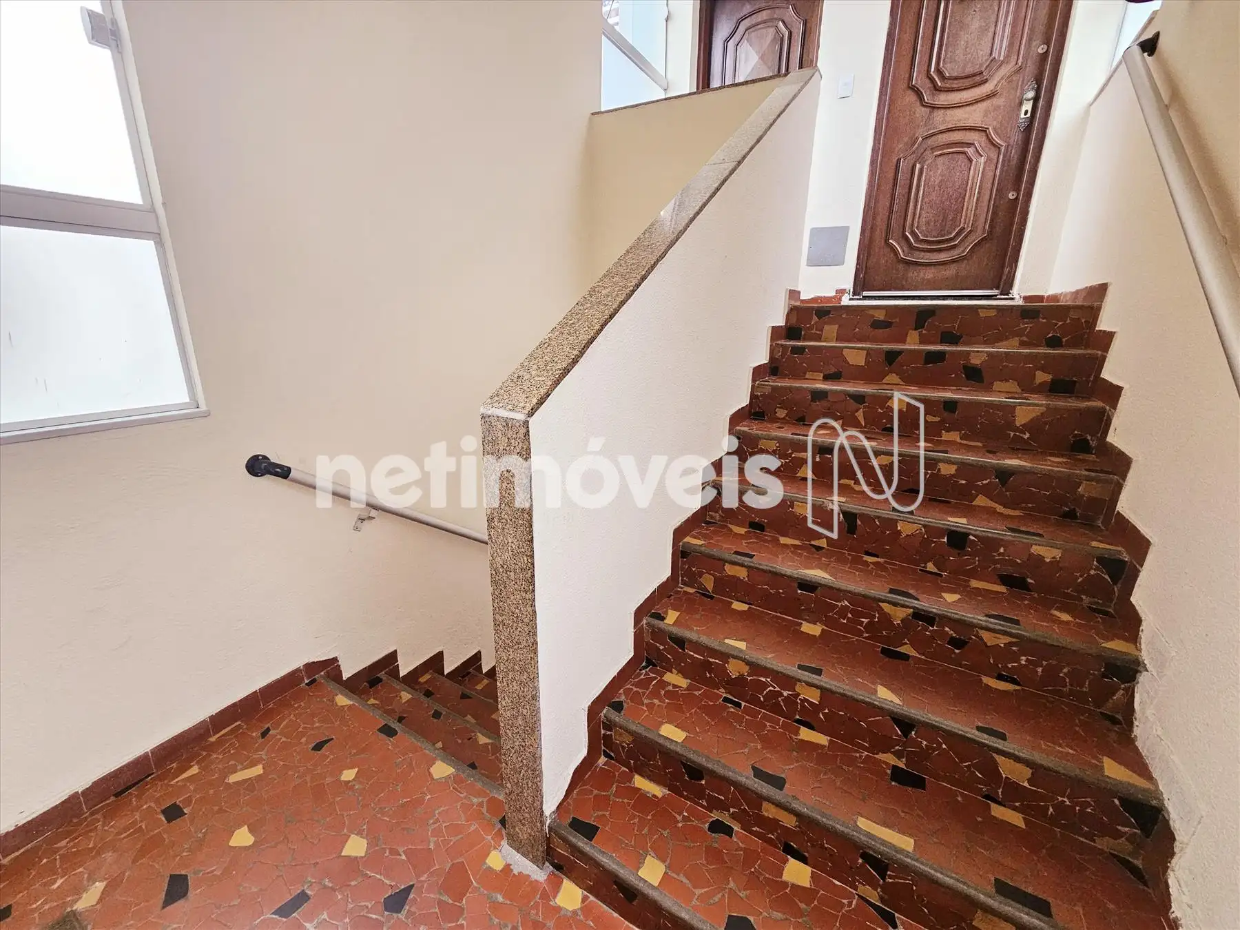 Prédio - Hall de escadas