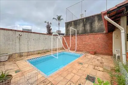 LAZER COM CHURRASQUEIRA E PISCINA 