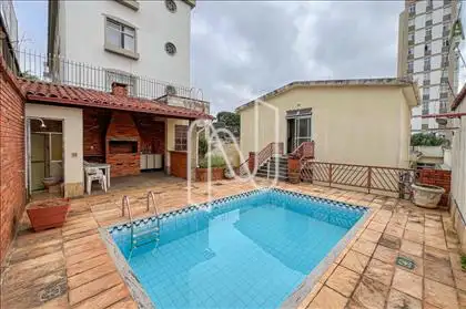 LAZER COM CHURRASQUEIRA E PISCINA 