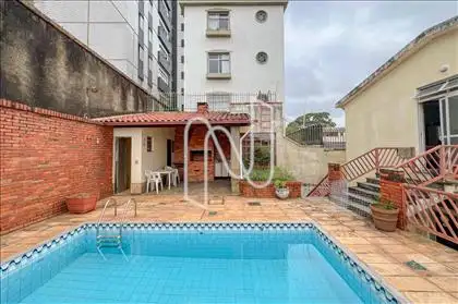 LAZER COM CHURRASQUEIRA E PISCINA 