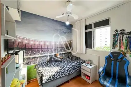 Quarto 02 - Ventilador de teto e armário