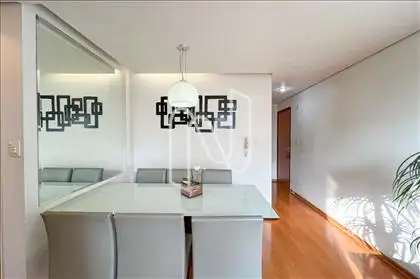 espelho fixo na parede  