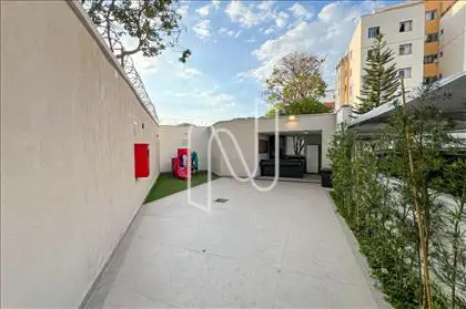 Ampla Área de churrasqueira e playground 