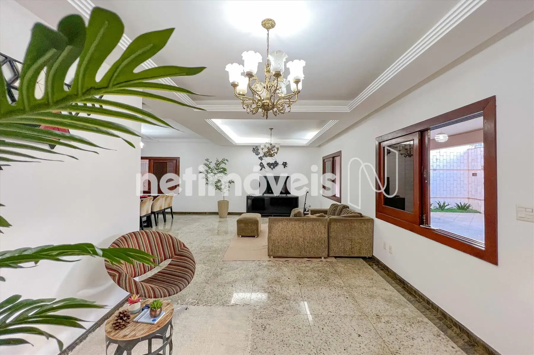 Casa para comprar com 298 m², 4 quartos, 4 banheiros, 4 vagas em Rua Emídio Furtado, Letícia, Belo Horizonte