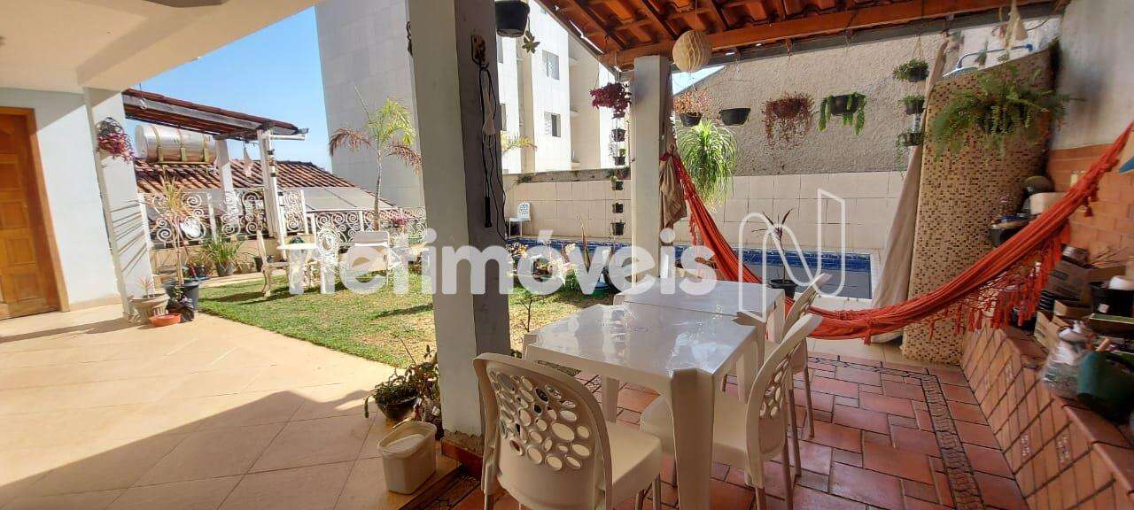 Casa-04-Quartos-Serra