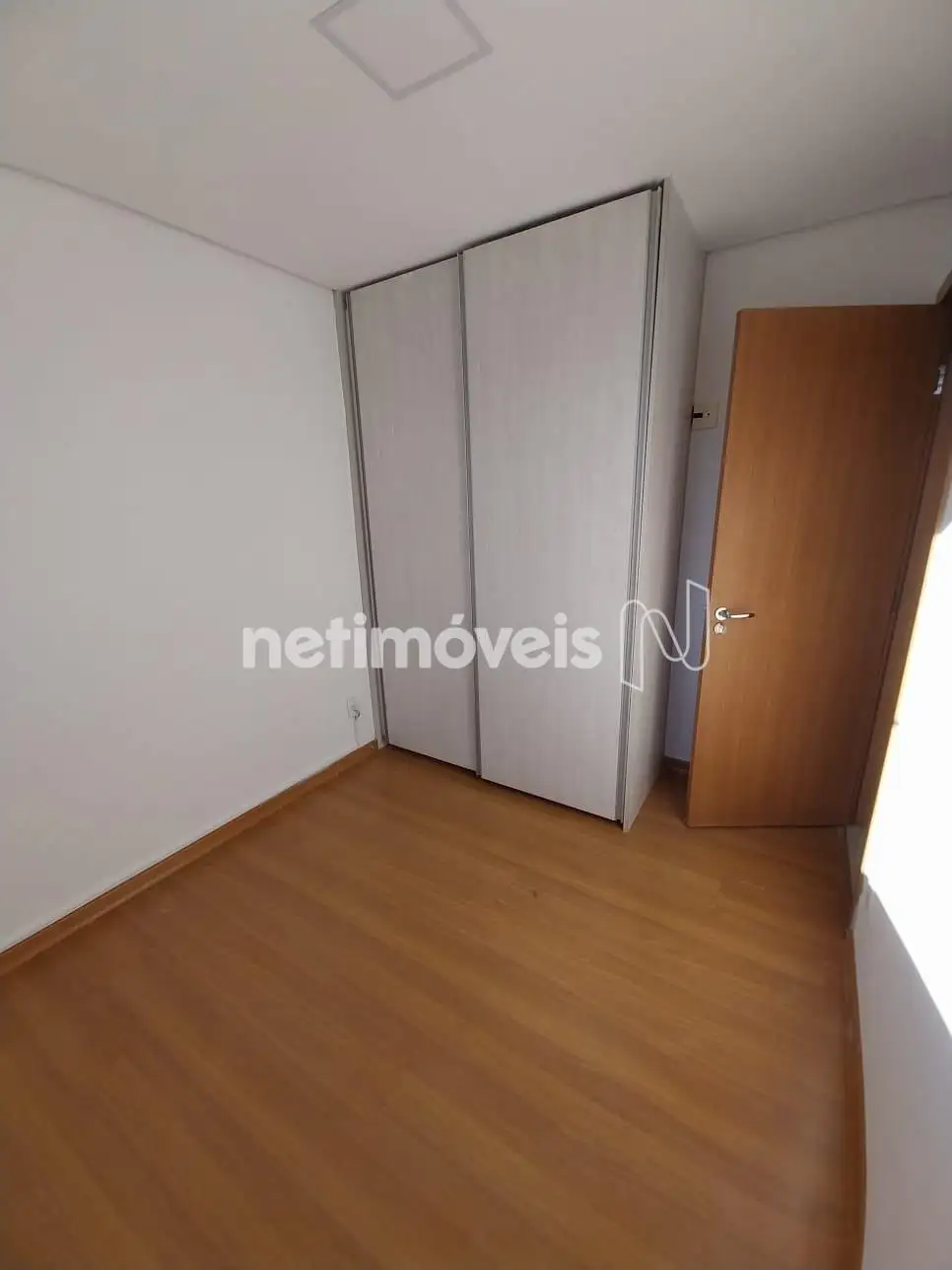 Quarto com piso Laminado