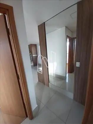  Corredor entre os Quartos com espelho