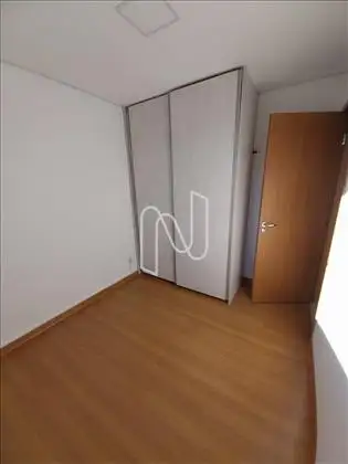 Quarto com piso Laminado 