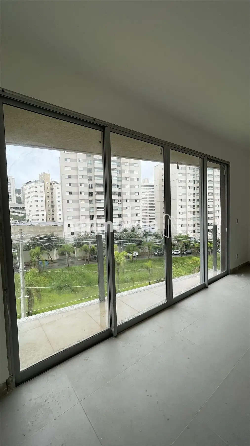 Casa para comprar com 199 m², 3 quartos, 3 banheiros, 2 vagas em Avenida José de Oliveira Vaz, Buritis, Belo Horizonte