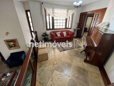 Casa 06 Quartos- Bairro Paquetá