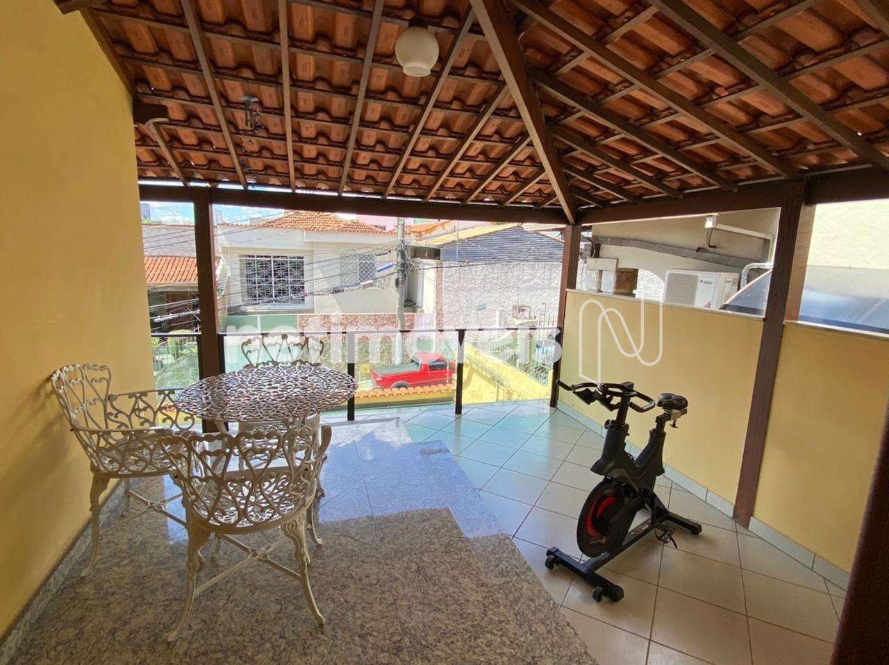 Casa-04-Quartos-ColégioBatista