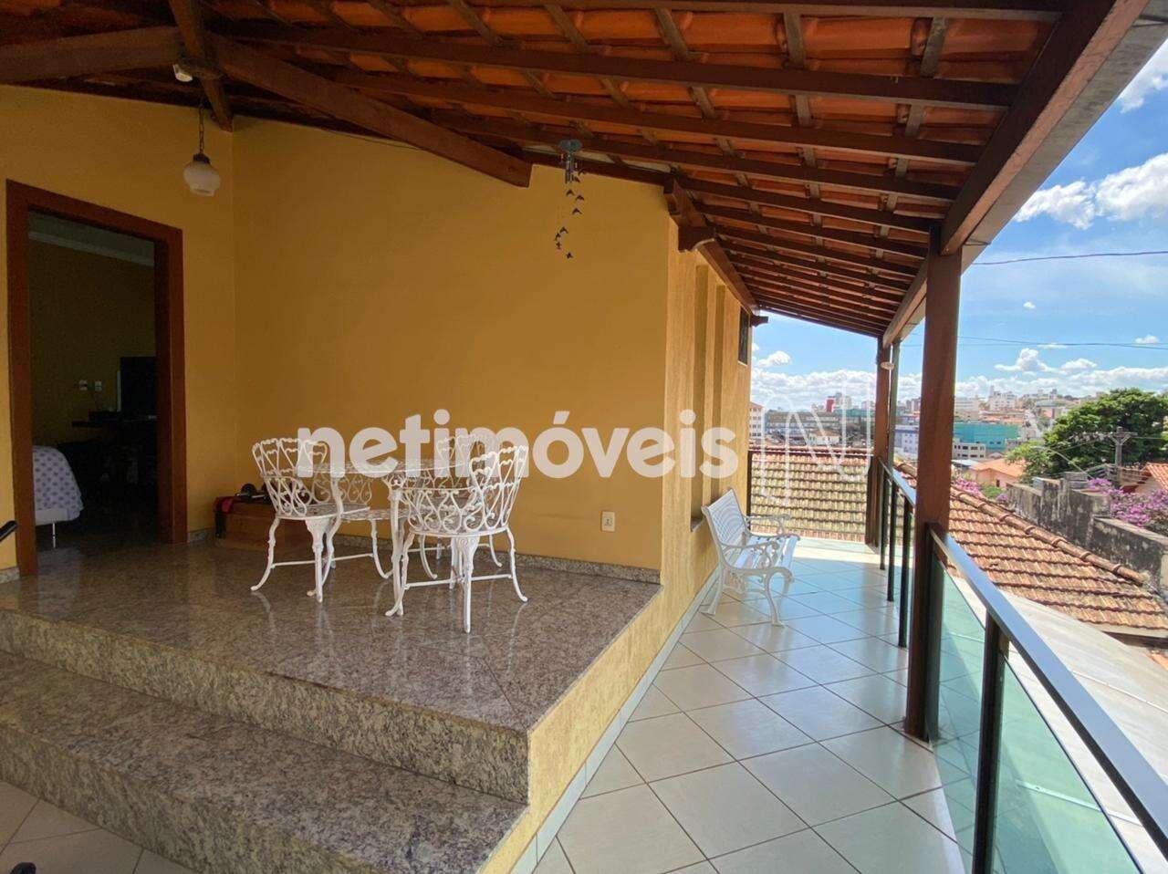 Casa-04-Quartos-ColégioBatista