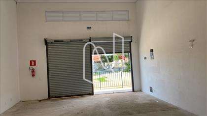 Loja Comercial - Vale da Amendoeiras 