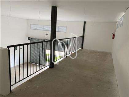Loja Comercial - Vale da Amendoeiras 