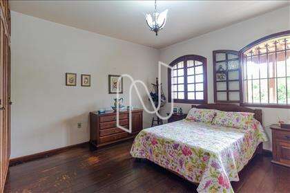 Casa 06 Quartos- Cachoeirinha 