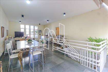 casa-09-quartos-santa-amélia-bh 