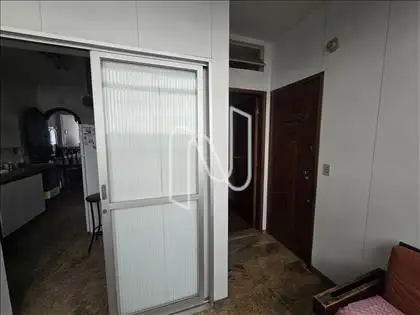 Área e Entrada de Serviço