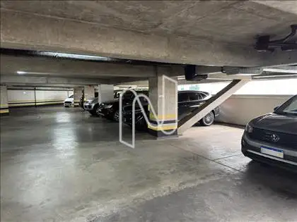 Vaga de garagem padrão do prédio
