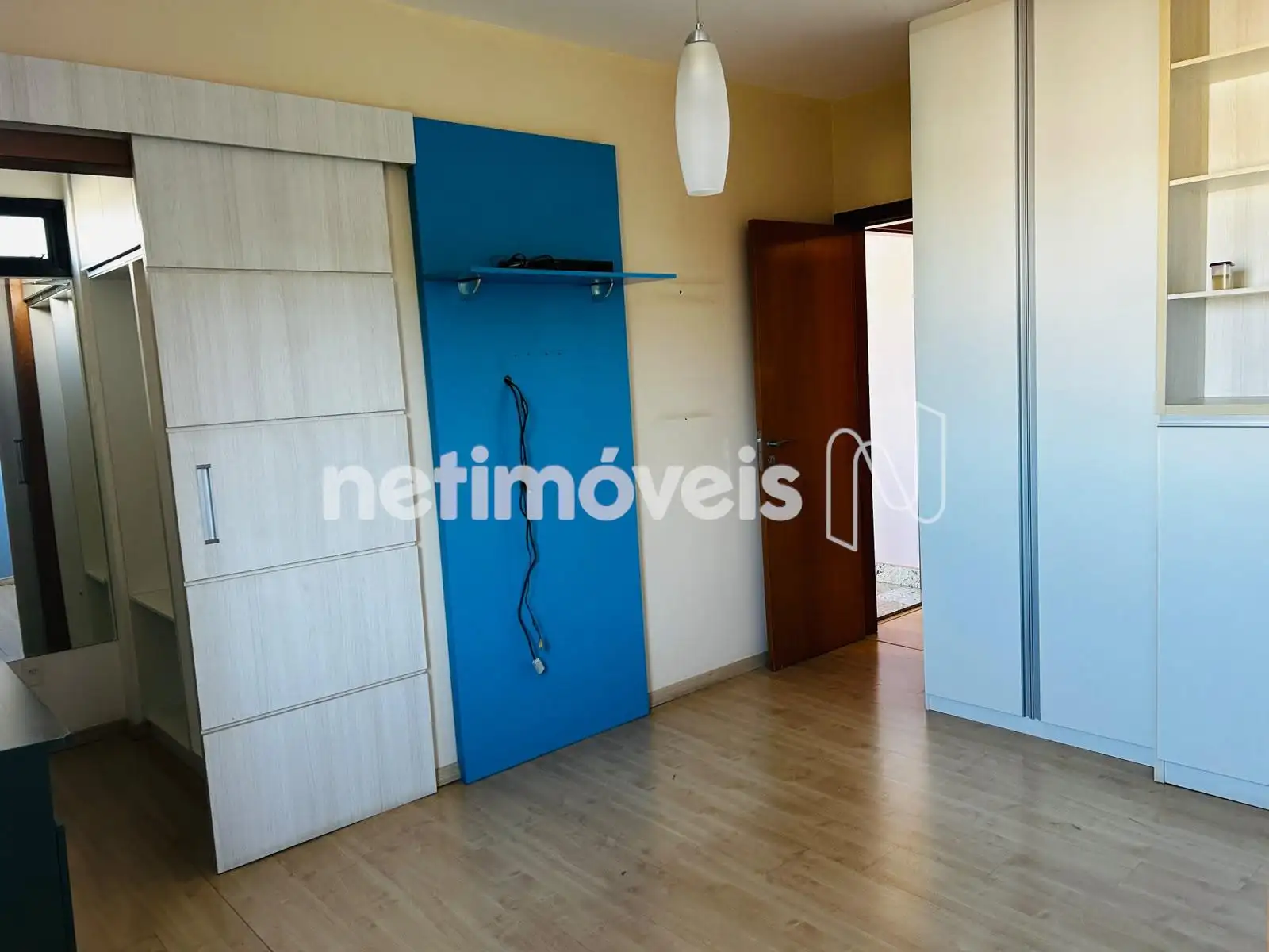 armários e closet da suite