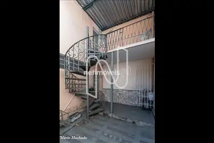 acesso cômodo dos fundos 2º andar