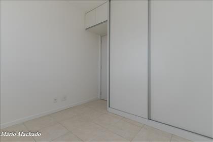 Quarto 1 outro ângulo 