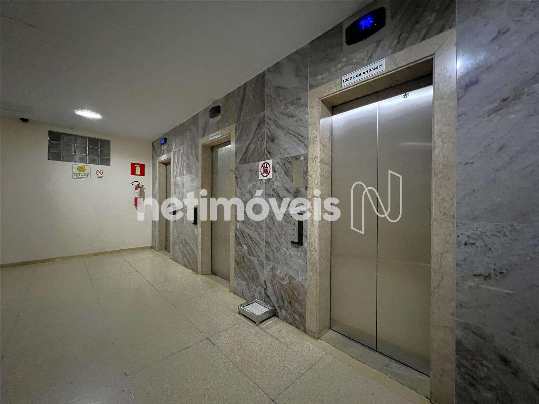 Hall de elevadores do pavimento