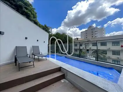 Solarium e piscina