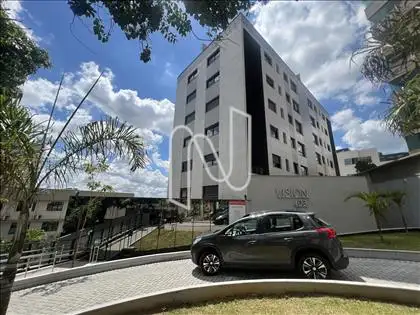 Entrada social com porte cochère