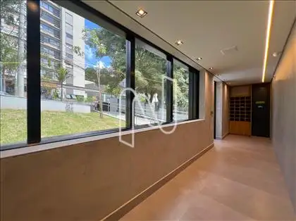 Entrada social com eclusa