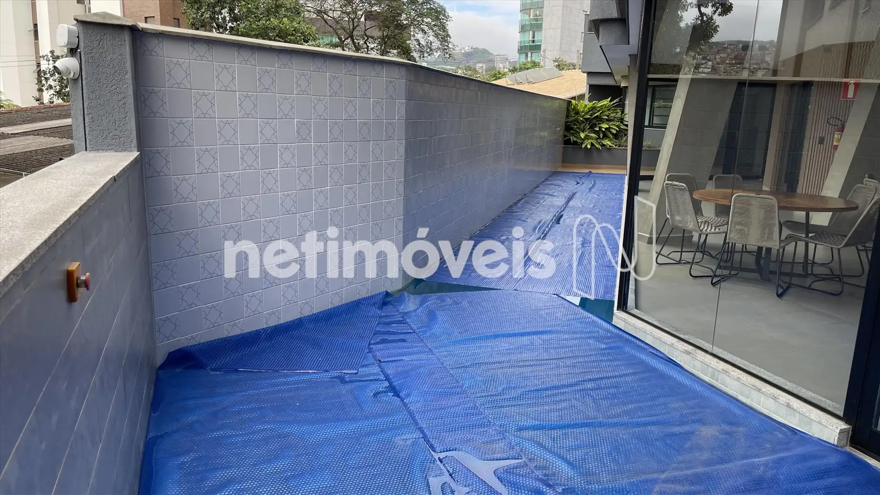 Piscina com raia 