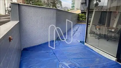 Piscina com raia 