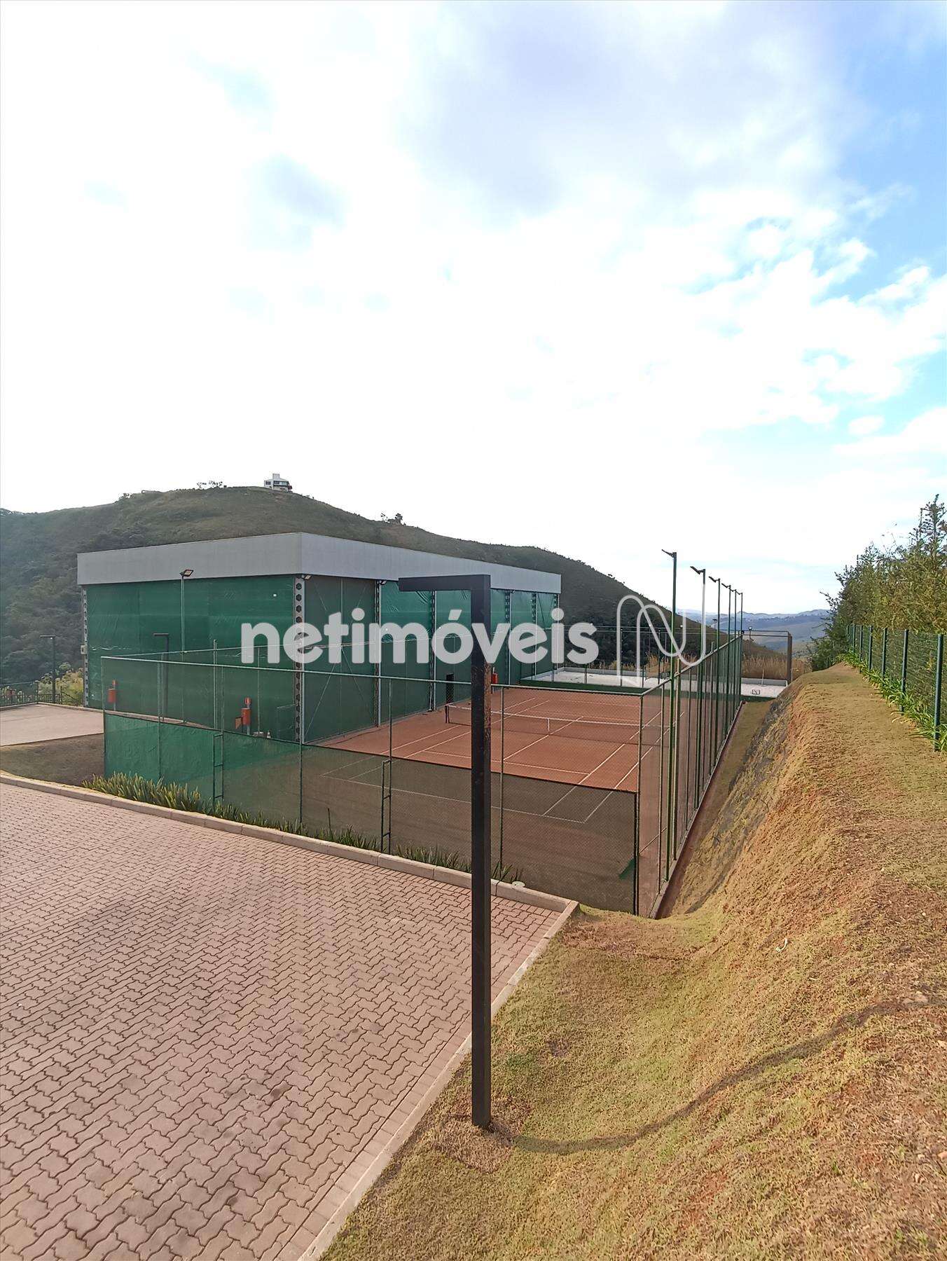 Quadra tênis saibro