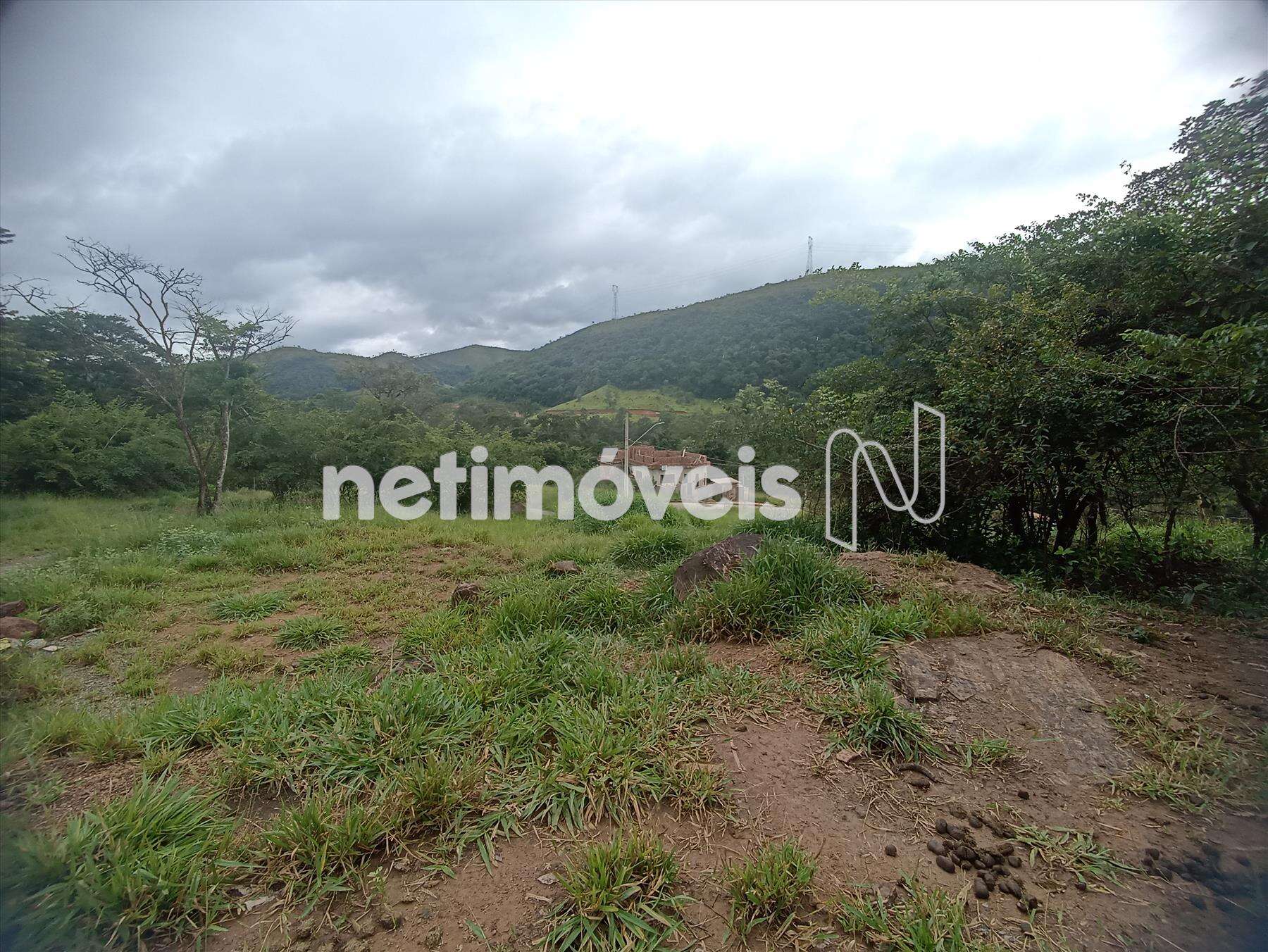 Próximo a comércio