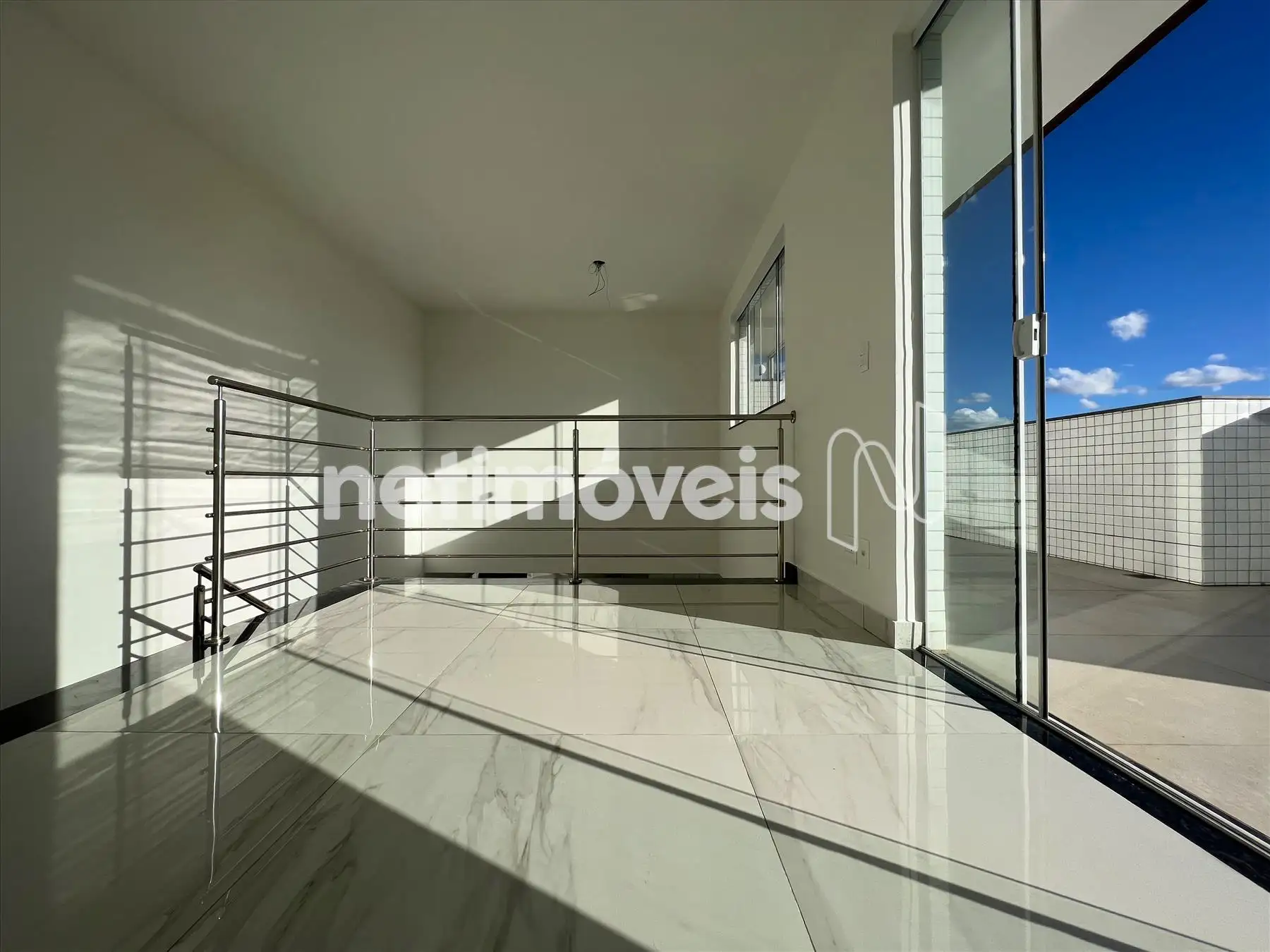 Sala 2º pavimento ângulo 1