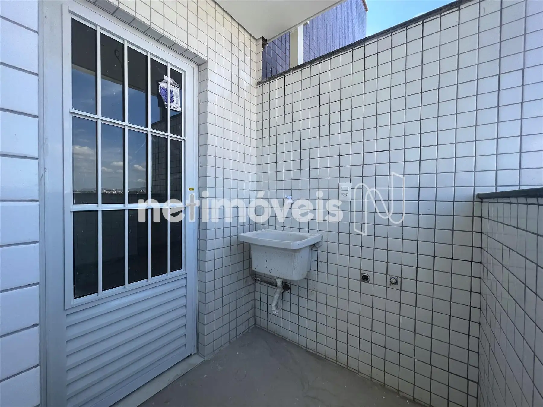 Área de serviço 2º pavimento ângulo 1