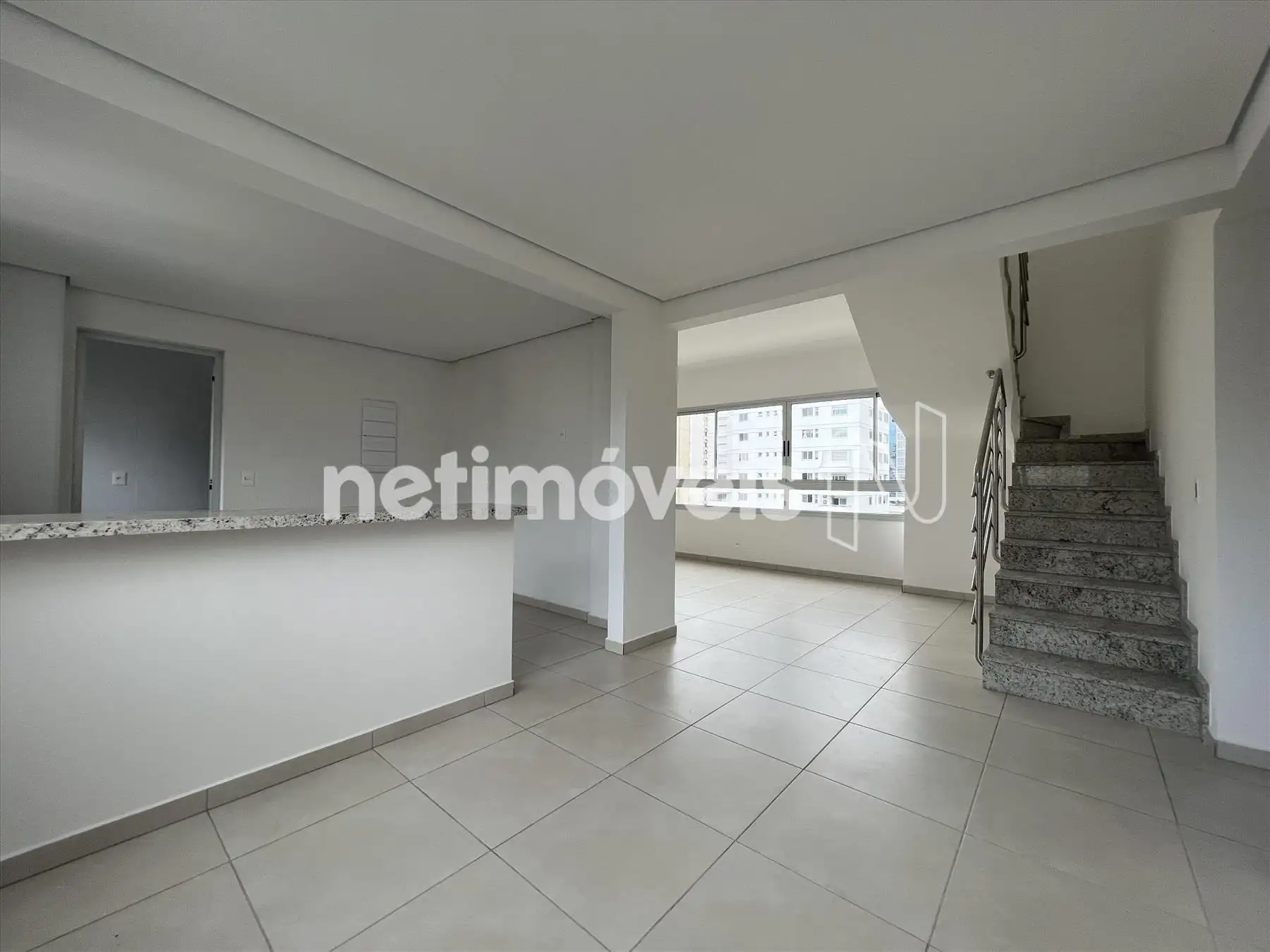 Sala 1º pavimento ângulo 5