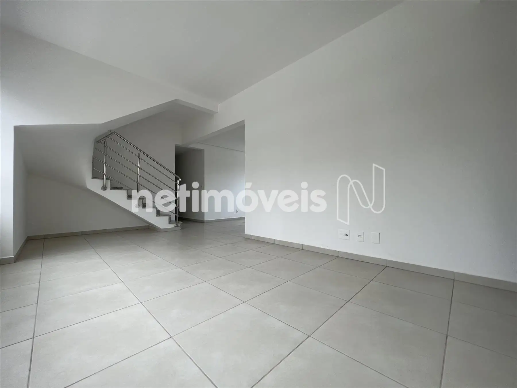 Sala 1º pavimento ângulo 2