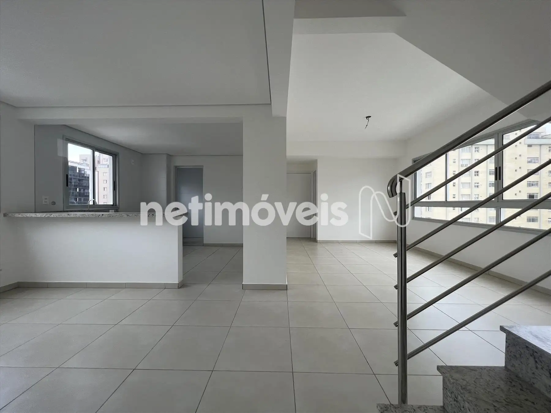 Sala 1º pavimento ângulo 8