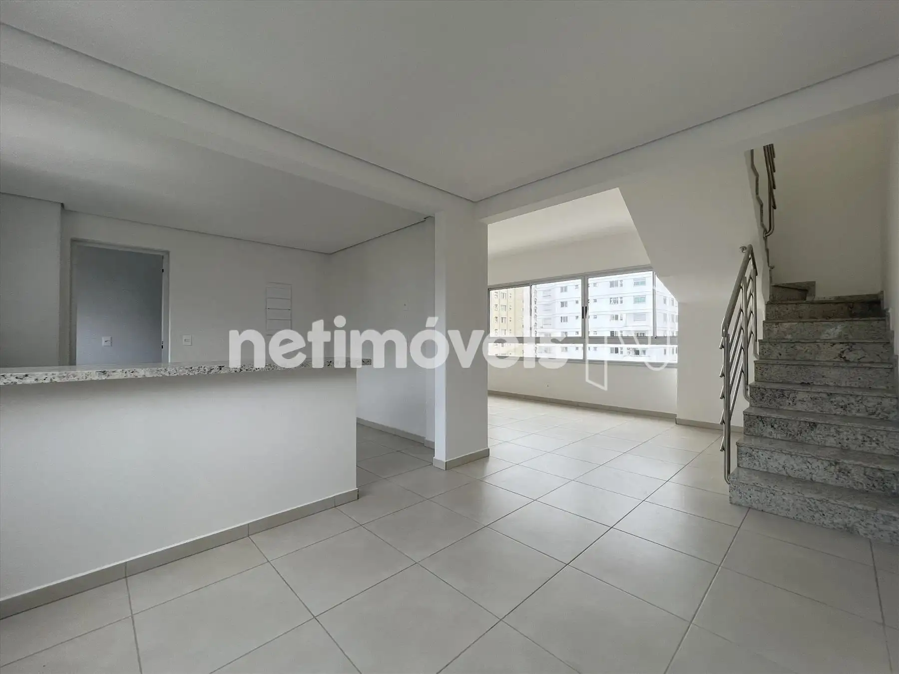 Sala 1º pavimento ângulo 4