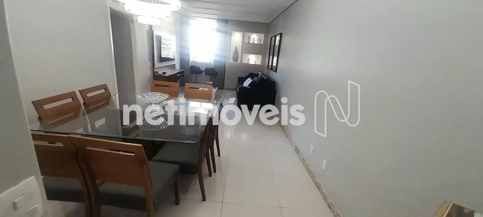 outro ângulo da sala