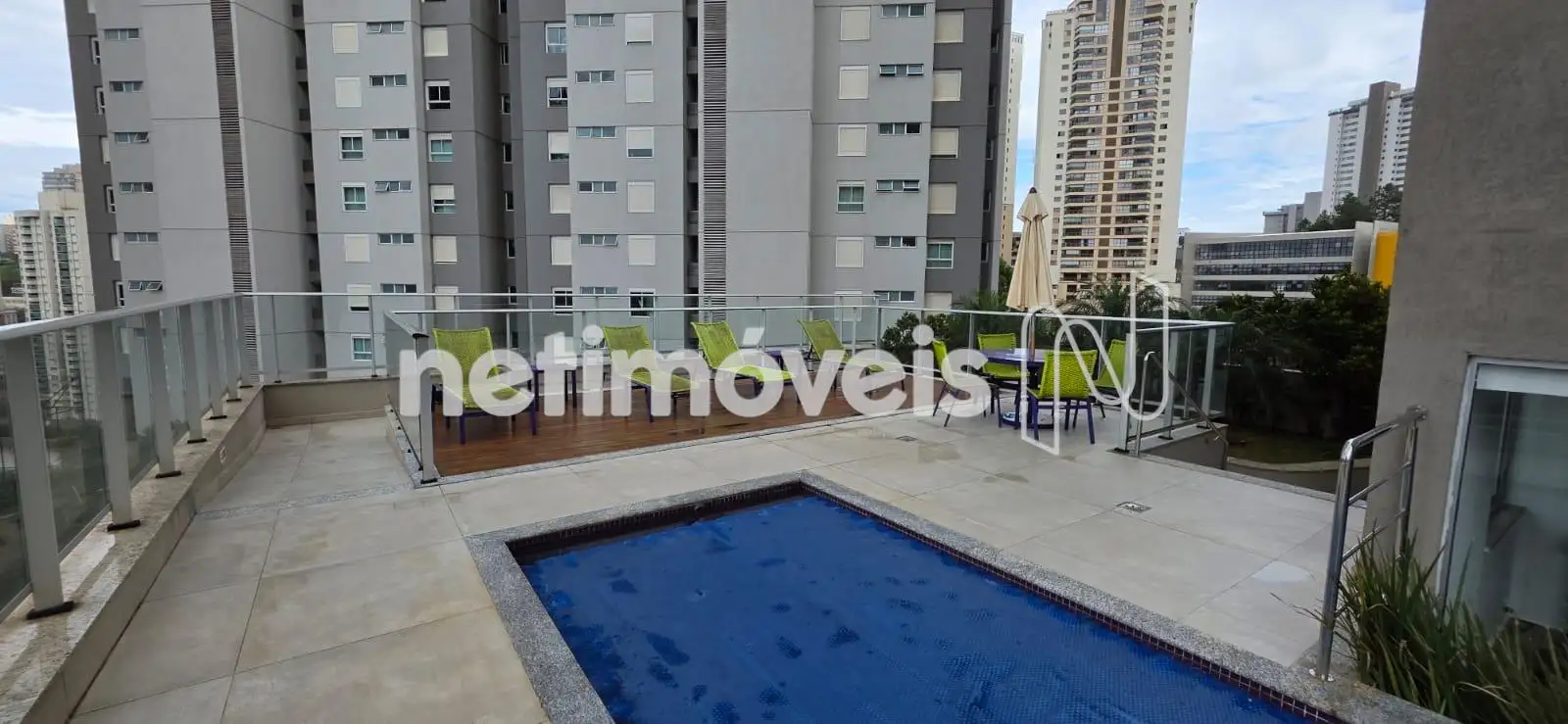 Área da Piscina