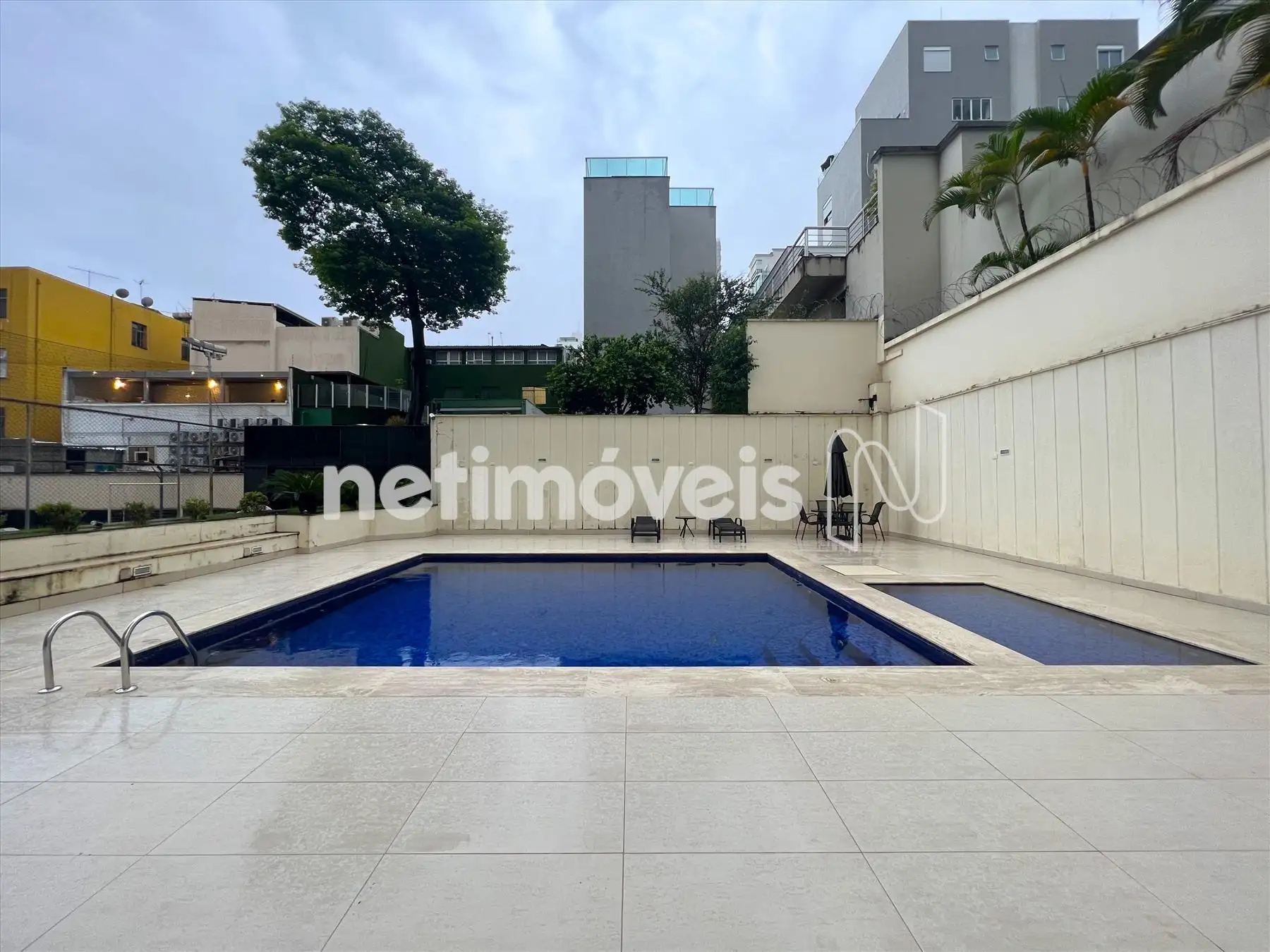 Piscinas adulto e infantil