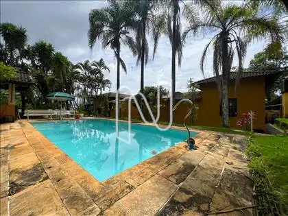 Piscina e casa principal