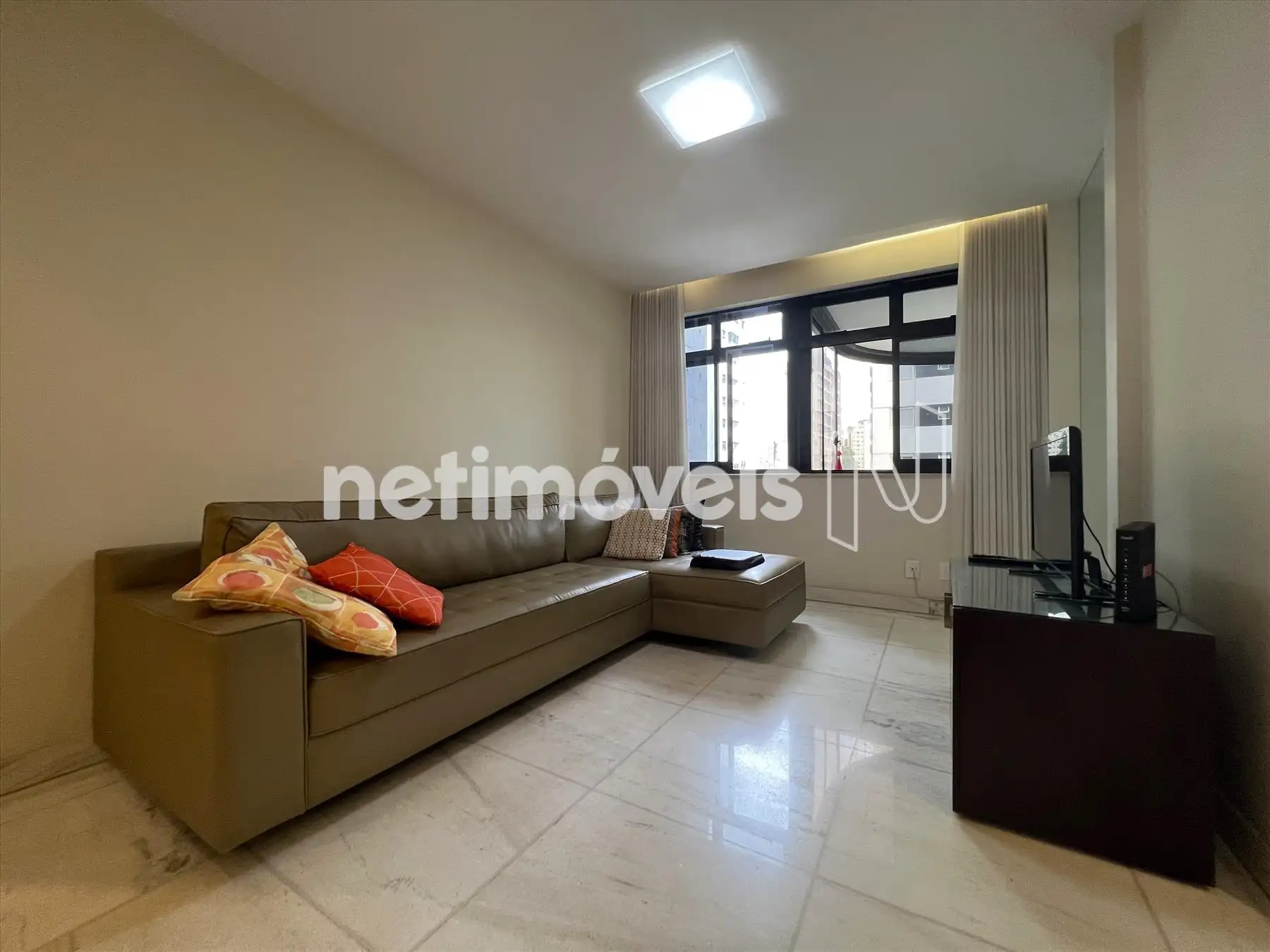 Sala de TV ângulo 2
