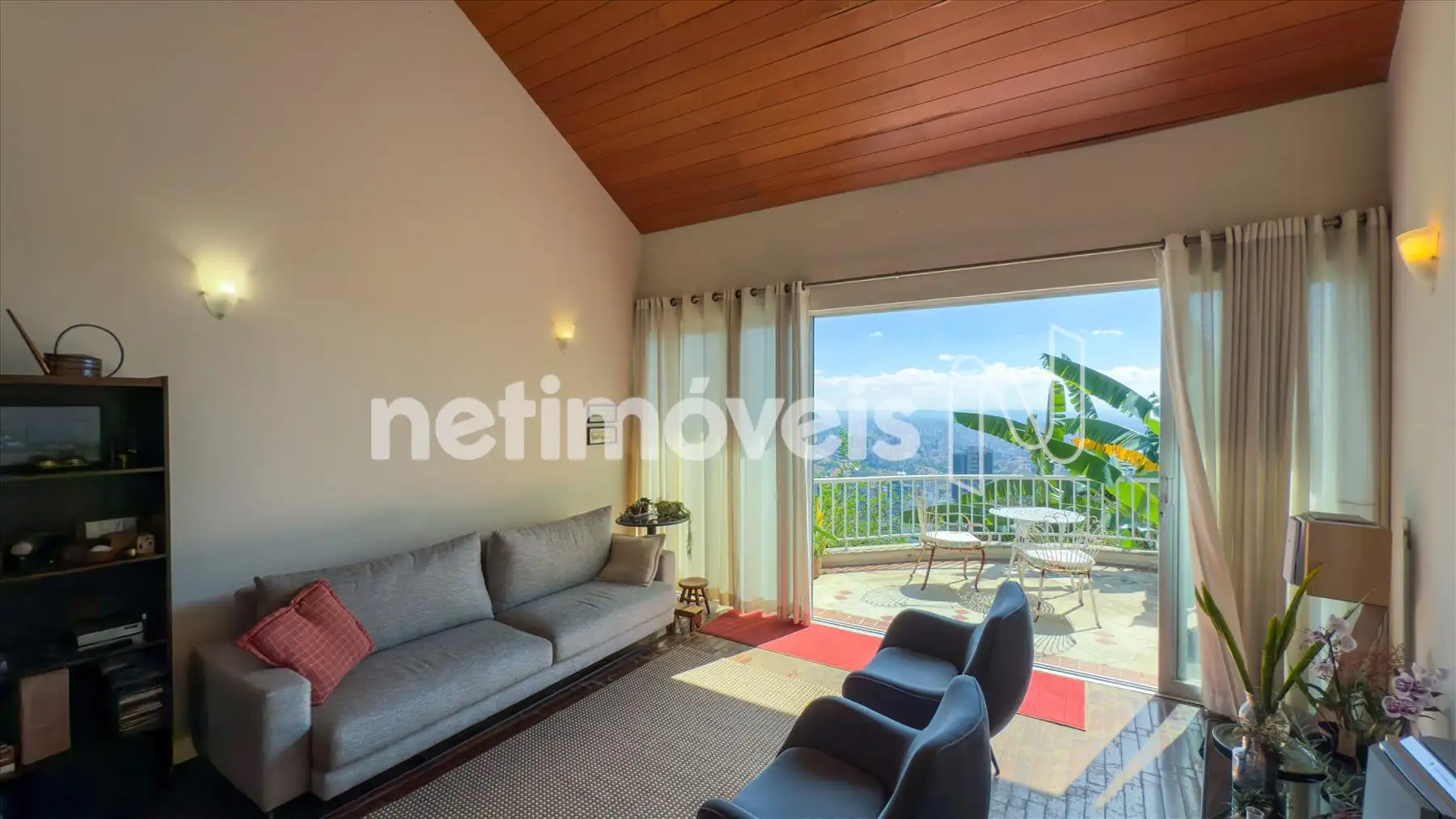 Sala com a varanda  